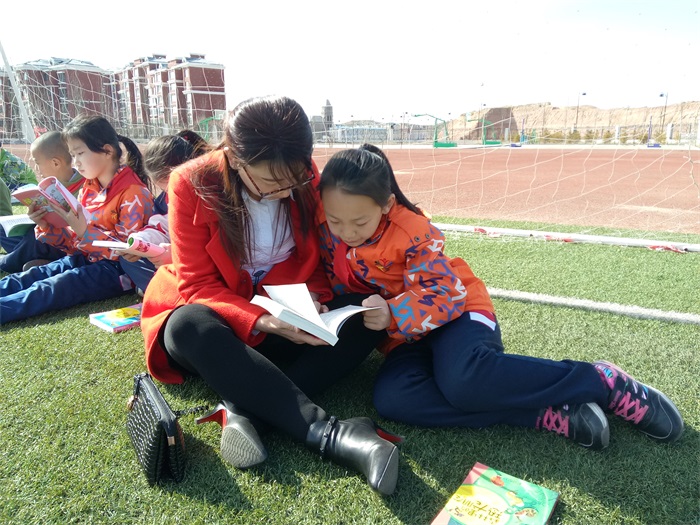 亲子阅读.jpg 亲子阅读.jpg