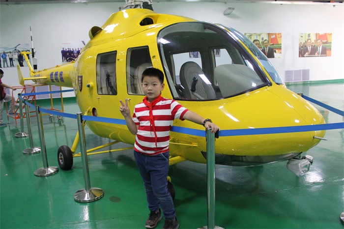 李兆益参加全市的科技研学活动.JPG 李兆益参加全市的科技研学活动.JPG
