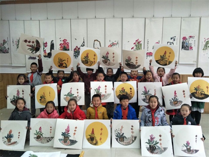 康巴什第三小学少年宫活动—国画展示.jpg
