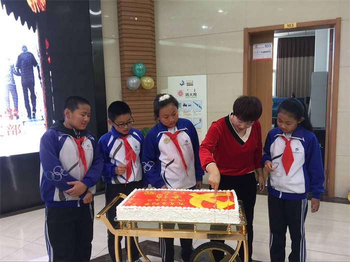 康巴什第五小学重阳节活动.jpg